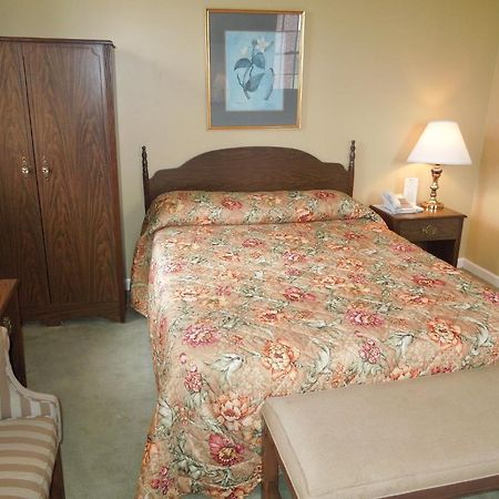 Bridges Guest Quarters Hotel Abbottstown Екстериор снимка