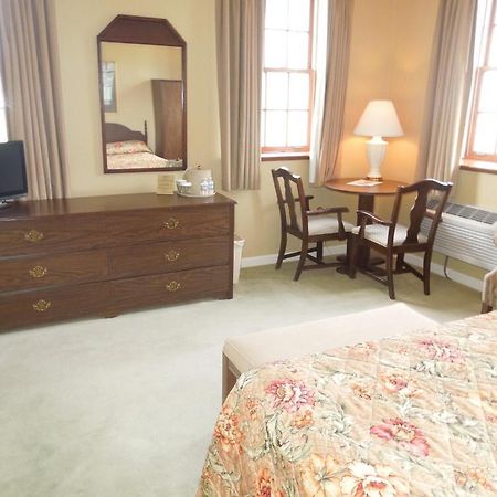 Bridges Guest Quarters Hotel Abbottstown Екстериор снимка