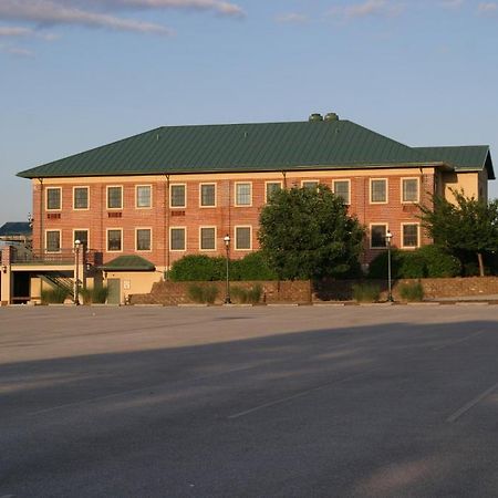 Bridges Guest Quarters Hotel Abbottstown Екстериор снимка
