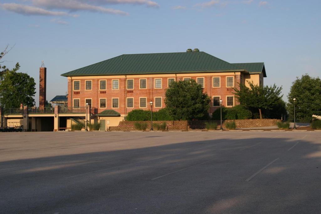 Bridges Guest Quarters Hotel Abbottstown Екстериор снимка