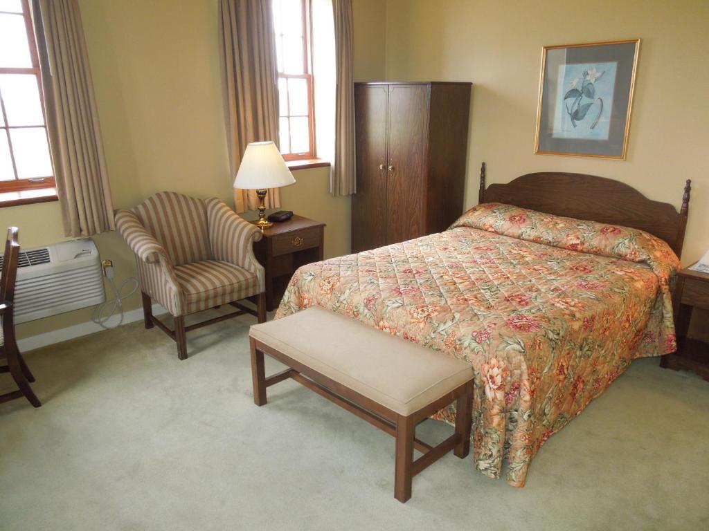 Bridges Guest Quarters Hotel Abbottstown Екстериор снимка