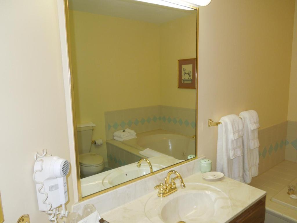 Bridges Guest Quarters Hotel Abbottstown Екстериор снимка